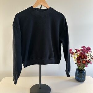 Madhappy cropped crewneck sweatshirt • black • small • comfy • cotton • Flaw*